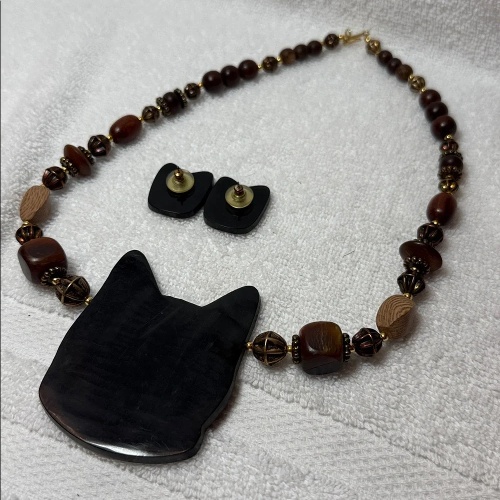 ⭐️Handcrafted Lee Sands Cat Necklace and Earrings Set - Brown and Tan.